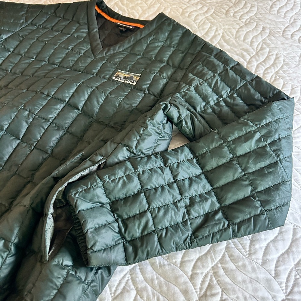 Patagonia Down V-neck sweater pullover